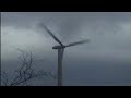 en vindm�lle i hornslet l�ber l�bsk og crasher.

wind turbine running out of controll and collapses