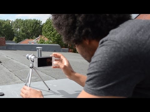 how to zoom on a camera on an iphone