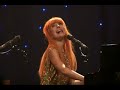 tori-amos-albany-100907-15famous-blue-raincoat.html