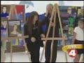 Reportero rompe cuadro de chica en vivo