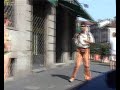 Scherzo divertente con la macchina fotografica