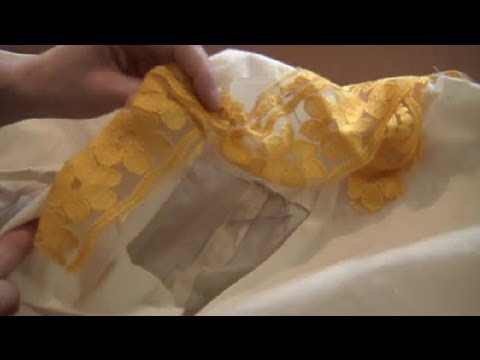 how to attach the collar to a graduation gown