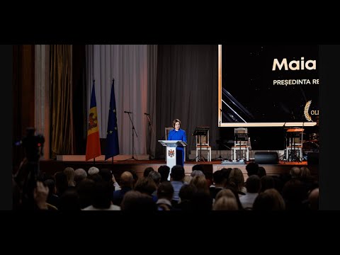  Президент Майя Санду на гала-чествовании победителей олимпиад 2025 года: «Мы чествуем выдающихся учащихся, которые благодаря увлечению и упорному труду подняли флаг и доброе имя Республики Молдова на самые высокие пьедесталы почета»
