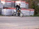 Palenie gumy 3 biegiem dirt bike\