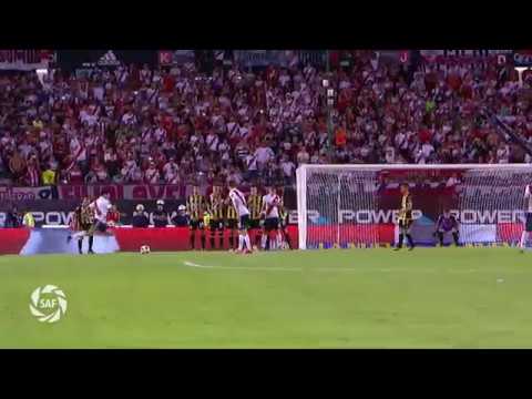 Gol de tiro libre de Scocco a Olimpo