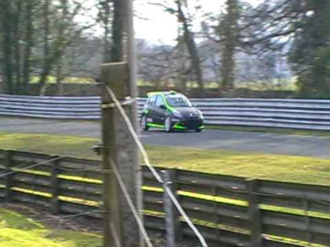 how to jack up a renault clio
