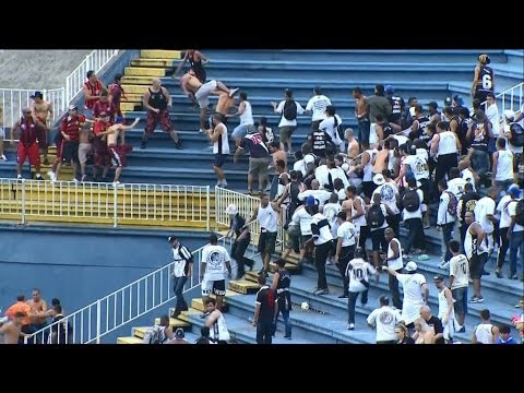 Briga no estádio entre Atlético-PR e Vasco - 08/12/2013