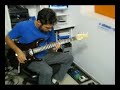 edson baumer na sala de sua escola improvisando sobre um tema de rock.