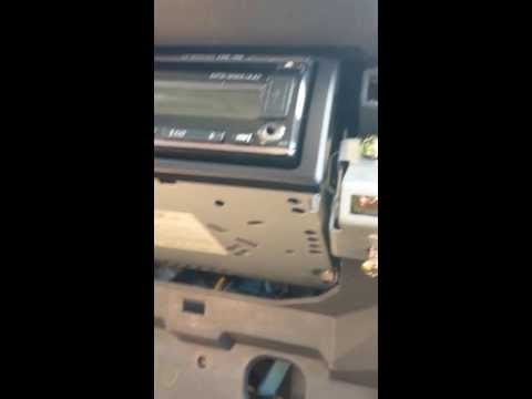 DIY How to Remove / Install Radio in 2000-2006  Honda Insight.