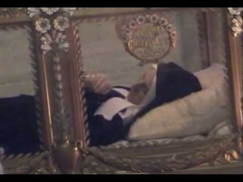 Bernadette - Before Watching This Video I Prefer You to Read Bible ( Acts 2 : 27 ) This is the brief and live footage of St. Bernadette's incorrupt body with a brief info...