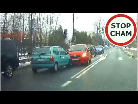 DZIWNA KOLIZJA NA SKRZYŻOWANIU W ŁODZI