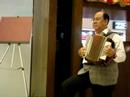 Mingling-Accordianis