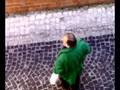 Vecchio pazzo sklera all'Aquila (PEZZO DI MERDA)