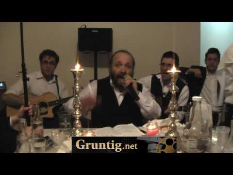 Rare Footage of Yehuda Green Composing a Brand New Song