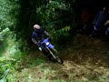 Rzut Yamahą w kamerzystę