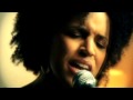 clip video Laura Izibor Don't Stay