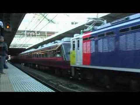 JR East series 14 "Yutori" leaves Omiya