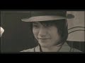 歌手：倖田來未作詞：Kumi Koda・Kosuke Morimoto作曲：Kosuke Morimotoもし君に　　ひとつだけ　　願いが叶うとしたら今君は　　何を願うの？　　そっと聞かせてもし君が　　この恋を永遠と呼べなくても今だけは　　嘘をついて　　淡い言葉で信じさせてみて愛のうた　　響き渡れば灰色の夜空に光が射すよひとつずつ光をつないで遠くの君のもとへと　　届けようもし私　　ひとつだけ　　願いが叶うとしたら夢の中でもいいからと　　逢いたいと願うもし私　　この恋が終わり迎えたとしたらガラスのよう　砕けてもう戻れなくなる　　だけど愛してるあいまいな関係でもいいいつもと変わらず優しくしていて本当のことは言わないで会えなくなるなんてもう　　受け止められない明日またいつものように戻れる気がして　　空を見上げてたさよならは　　言わないでいて今夜も夢の中へ落ちていく愛のうた　　響き渡れば灰色の夜空に光が射すよひとつずつ光をつないで遠くの君のもとへと　　届けよう松山ケンイチ　松山　ケンイチ　松ケン 松研 松山研一　Matsuyama MatsuyamaKenichi Matuyama matuyama Kenichi L　L Lawliet　デスノート　DEATH NOTE　Death Note DEATH NOTE the Last name　シン　NANAセクシーロボ　ドルフィンブルー　デトロイト・メタル・シティ 1リットルの涙　DMC　L change the WorLd　愛のうた　愛の歌　あいのうた　ainouta ai no uta kodakumi Koda KODA KUMI 倖田來未　倖田来未 くーちゃん