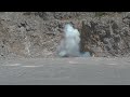Zündung von zwei 75 mm Blitzknallbomben und einer 125 mm Blitzknallbombe in einem Schrott PKW, zu Demonstrationszwecken im Rahmen einer Fortbildung.