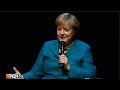 kanzlerin merkel so offen wie nie was locker und menschelnd wirkt ist eine hochprofessionelle pr�sentation. angela merkel �ffnet im wahljahr den menschen ein...