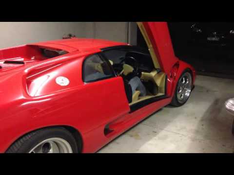 How to get in and out of a Lamborghini Diablo