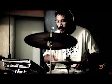 Globalfaction - Confucius MC on Beats, Rhymes & Revolution. One take, in then out. Pure organic Hip Hop, taking it back to the essence. Presented by the Don of exceedingly g...