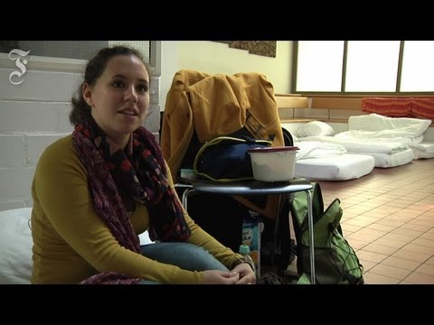 studenten - http://www.faz.net/wohnungsnot Der Ansturm auf deutsche Universitäten ist riesig. Damit auch der Ansturm auf bezahlbaren Wohnraum. Nicht jeder findet etwas P...