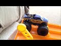 HOTWHEELS MONSTER TRUCK DRAG RACING