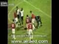 Jugador de futbol poseido en cancha oo!! arabian soccer player