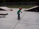 videos de silly 4 year old skateboard trick