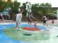 Quattro mongoli a Gardaland rubano il gioco ai bimbi..