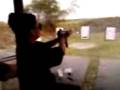videos de Green bustin shots at the range