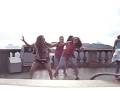 videos de Malucas fazem a dança do siri no Cristo Redentor