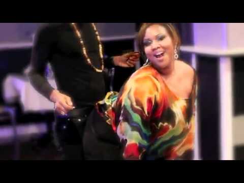 niiko - hey guys hada video gan ka heshen plz like ku qabo pagekan se aan ila socoseyo wixi cusub seda videogan camal http://www.facebook.com/badalyare2011. . . . . ...