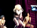 Madonna au Stade de France : Vogue (bonne qualité)