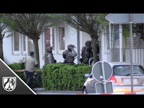 Schüsse in Langenfeld: Mann stirbt nach SEK-Einsatz