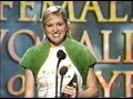 crystal recibiendo el dove awards por vocalista femenina del a�o