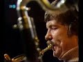 my first video upload in a while... but what a track to start with.. shades of herbies mwandishi period but somehow this transcends that to me... plus the bass player is wearing a cravat and an amazing moustache of that time period... :-)

beautiful bass line, intense flugel, lovely synth organ... can't get better than that!

jasper is playing an old yamaha yc20 organ through a phaser and tape echo.

manfred schoof (tp,flgl)
michel pilz (b-cl)
jasper van't hof (keys)
g�nter lenz (b)
ralf h�dner (d) 

december 19th 1977 ndr germany
