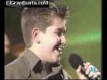 video del club de fans oficial de 3+2. www.club3mas2.com / cedido por elgranbusta.com
disfrutar de la maravillosa actuacion de sergio, cantando con bustamante 