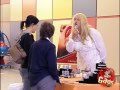 Skjult kamera * Afskyelig transvestit giver sk�nhedstip!