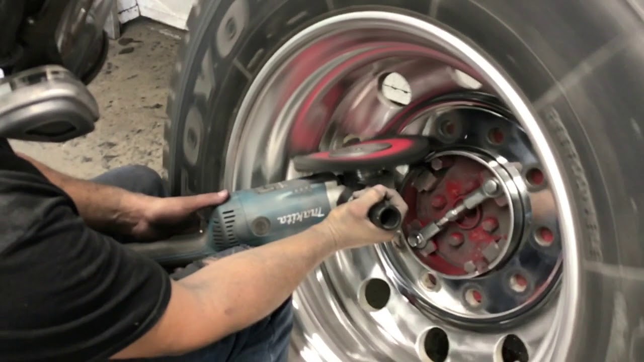 Wheel Stand Shine N Go RV Detail and Polish