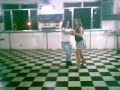 eu-e-lelly-dan-ando-na-praa-de-eventos-.html