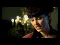 this is the first single from iva�s third album. the album is called strip twist and the single is called waterbed (vodn� postel). this cd was released on 16th november 2007 in czech republic.

text, les paroles, lyrics:
j�ai un psy, un personnal trainer,
un chat un chien un manager,
un triplex de 1000 metres carr�s,
qu�on me paye pour y habiter

a prague je roule on voiture francaise
mes copines en ent toute ou un malaise
jai des lagues des rivieres de diamants
que j�met juste pour m�laver les dents

j'ai une cuisine toute �quip�e,
qui pr�pare toute seule le diner,
le dernier aspirateur 
qui fait l'caf� et qui donne l'heure

j�ai un canap� masseur
mon frere en a un mais d�une autre couleur
mon four est autonetteyant
il nettoie meme tout l�appartement

chorus:
mais j�ai pas l�mec
a ceincer sans ma ceuette
ni pervers et ni pretre

mais j�ai pas l�mec
a ceincer sans ma ceuette
ni pervers et ni pretre

j�ai un parapluie st�r�o
qui fait les pr�visions m�t�o
le t�l�phone ordinateur
qui rient d�sertir y a pas une heure

si c�est l�fouteir j�ai une armure
c�est mon armoire c�est ca l�futur!
mon waterbed panoramique
quand j�m�endors il fait de la musique

mon parfum !splendeur orientale!
est issu de la recherche spatiale
j�ai tout ce qu�en peut imaginer
meme c�qui n�est pas encore invent�

chorus:
mais j�ai pas l�mec
a ceincer sans ma ceuette
ni pervers et ni pretre

mais j�ai pas l�mec
a ceincer sans ma ceuette
ni pervers et ni pretre

mais j�ai pas l�mec
a ceincer sans ma ceuette
ni pervers et ni pretre

mais j�ai pas l�mec
a ceincer sans ma ceuette
ni pervers et ni pretre
***
official czech web:
http://www.ivaf.cz

the biggest gallery:
http://www.ivaf-gallery.ic.cz

french web about iva: (not updated)
http://www.iva-online.net/
