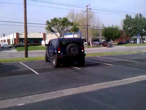 Hummer H2 with rear wheel steering