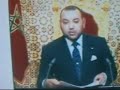 le discours du 20 aout 2007 prononc� par s.m.mohamed vi que dieu l'assiste � l'occasion du 54�me anniversaire de la r�volution du roi et du peuple est un discours historique refl�tant les r�alit�s politiques  qui a �t� appr�ci� par le peuple marocain. ce discours ne peut qu'enthousiasmer et mobiliser le peuple marocain afin de relever tous les d�fis. s.m.mohamed vi a su maintenir le respect et l'affection de la population pour la monarchie dans le monde du 21 �me si�cle. son charisme, sa bont� et notamment sa modestie et le savoir �couter, le savoir faire, personnifient � merveille les valeurs islamiques et morales. le sens du devoir, le courage et la d�termination de r�ussir la pratique d�mocratique, de renforcer l'�tat de droit et de veiller au respect des droits de l'homme, ont donn� � la monarchie un socle moral et suscit� le respect populaire, et c'est pourquoi s.m.mohamed vi est si populaire et tant aim� par son peuple. la d�mocratie est une construction continue comme l'a soulign� s.m.mohamed vi, la d�mocratie est notre bien commun, elle doit �tre respect�e et d�fendue, elle doit s'�largir, se renouveler, s'approfondir, elle doit faire appel davantage � nous, pour nous �couter et r�pondre � nos aspirations. le maroc est notre pays que nous aimons tous, chacune et chacun y a sa place. tous ensemble nous pouvons, nous devons construire une d�mocratie apais�e, ouverte au dialogue, accueillante aux diff�rences, mais aussi une d�mocratie plus responsable. il faut pr�parer l'avenir � nos enfants et de r�fl�chir au devenir de notre pays, nous avons un devoir de lucidit� de responsabilit� et de solidarit�.