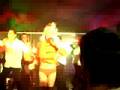 EL SHOW DE AGUJA COMENZO....