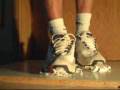 videos de nike sneaker vs cream pie