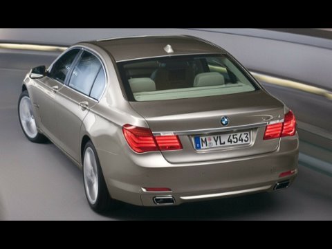 BMW 750Li: The Ultimate Tech Massage