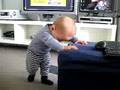 videos de Erik standing up