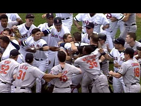 Video: Orioles, Red Sox empty benches